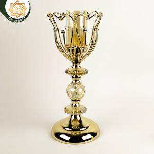 شمعدان فورفورجيه+شمعه مضيئه
